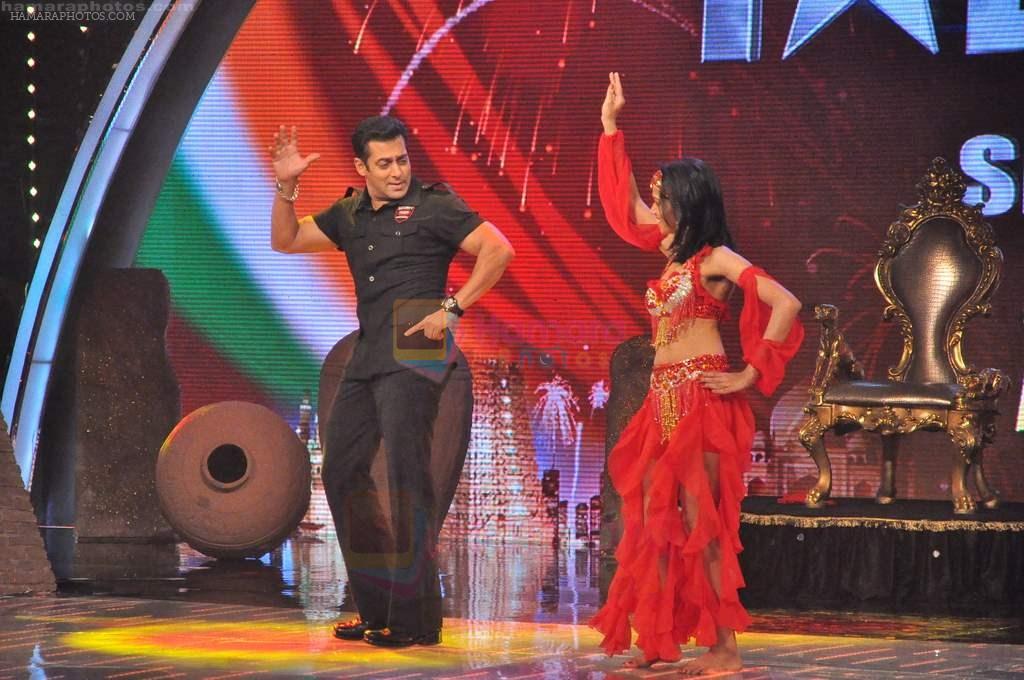 Salman Khan at COLORS India's Got Talent Season 3 in Filmcity, Goregaon on 22nd Aug 2011