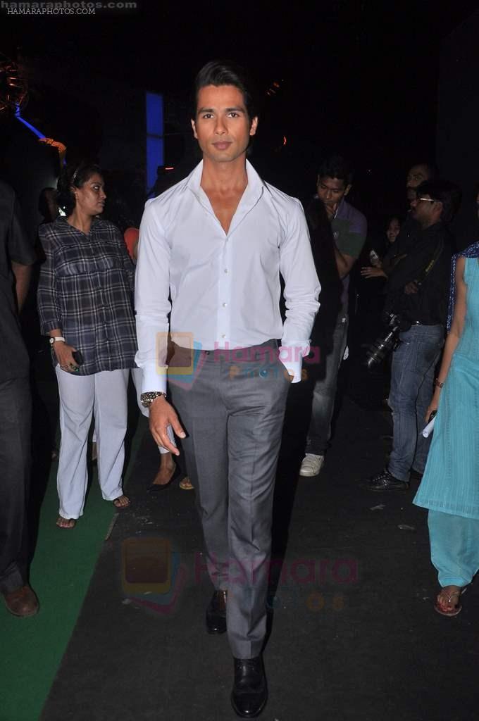 Shahid Kapoor promote Mausam on the sets of KBC in Filmcity on 22nd Aug 2011