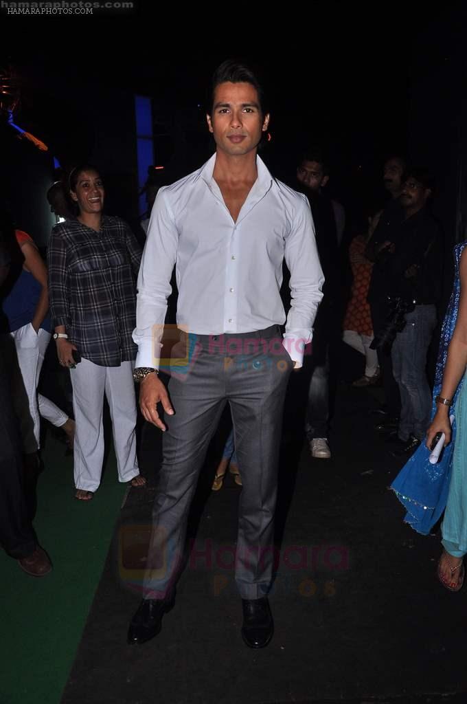 Shahid Kapoor promote Mausam on the sets of KBC in Filmcity on 22nd Aug 2011