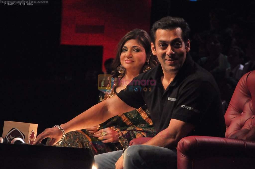 Salman Khan, Alka Yagnik on the sets of Sa Re Ga Ma Lil Champs in Famous Studio on 23rd Aug 2011