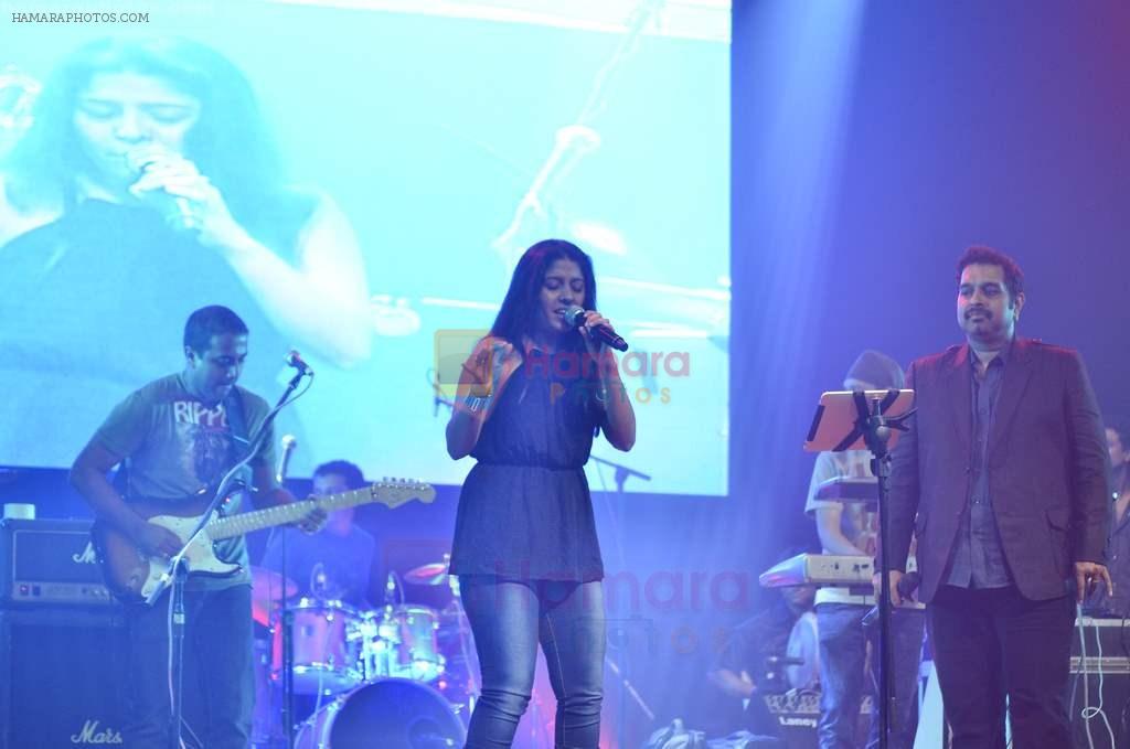 Sunidhi Chauhan at Shankar Ehsaan Loy 15 years concert celebrations in Mumbai on 24th Aug 2011