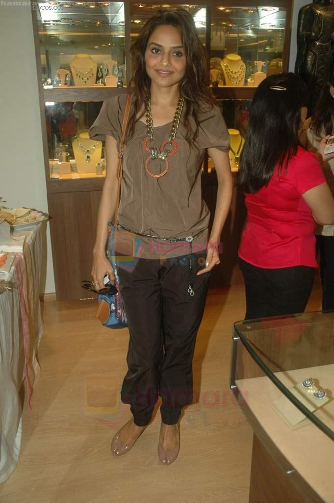 Madhoo Shah at Neelam Kothari's store launch in Bandra, Mumbai on 25th Aug 201