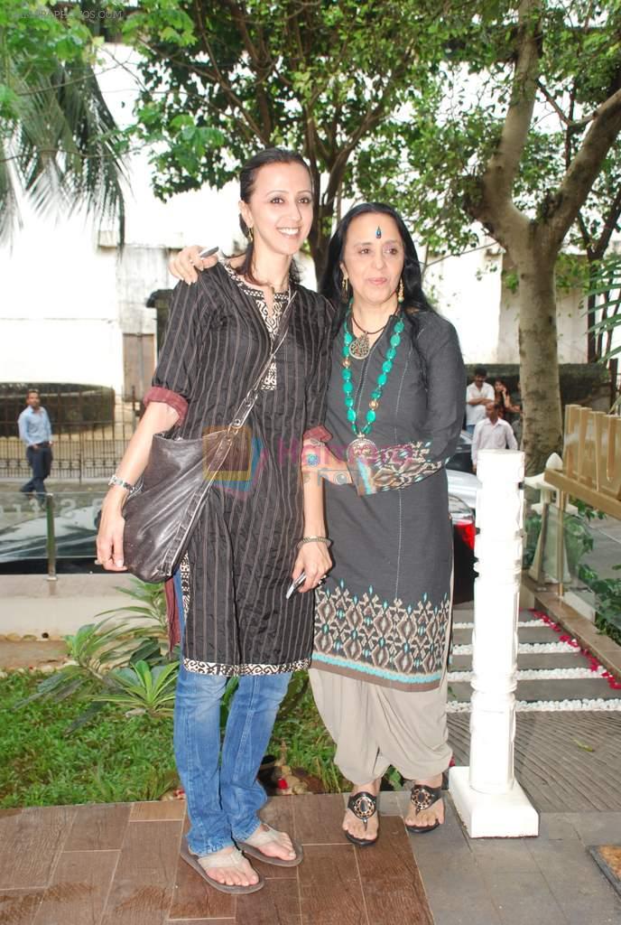 ILa Arun, Ishita Arun at Hauz Khas store in Mumbai on 25th Aug 2011