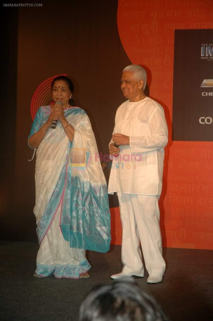 Asha Bhosle, Pyarelal at the Chevrolet GIMA Awards 2011 Voting Meet in Mumbai on 30th Aug 2011
