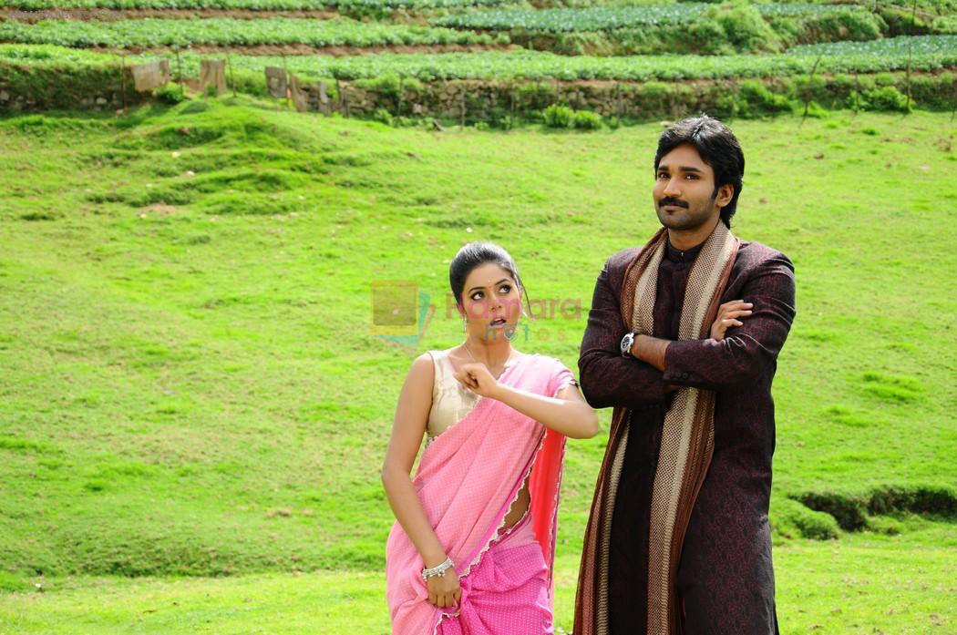 Shamna Kasim (Poorna), Sai Pradeep Pinisetty (Aadhi) in Chelagatam Movie Stills