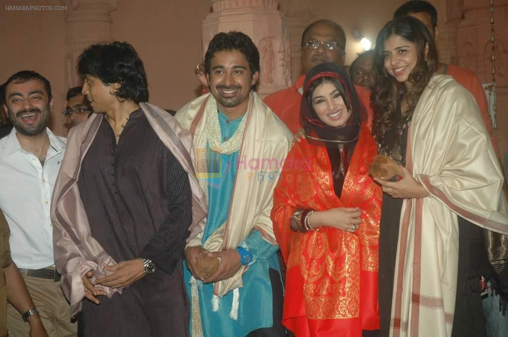 Ayesha Takia, Ranvijay Singh, Nagesh Kukunoor at the audio launch of film MOD in Andheri Cha Raja, Veera Desai Road on 4th Sept 2011