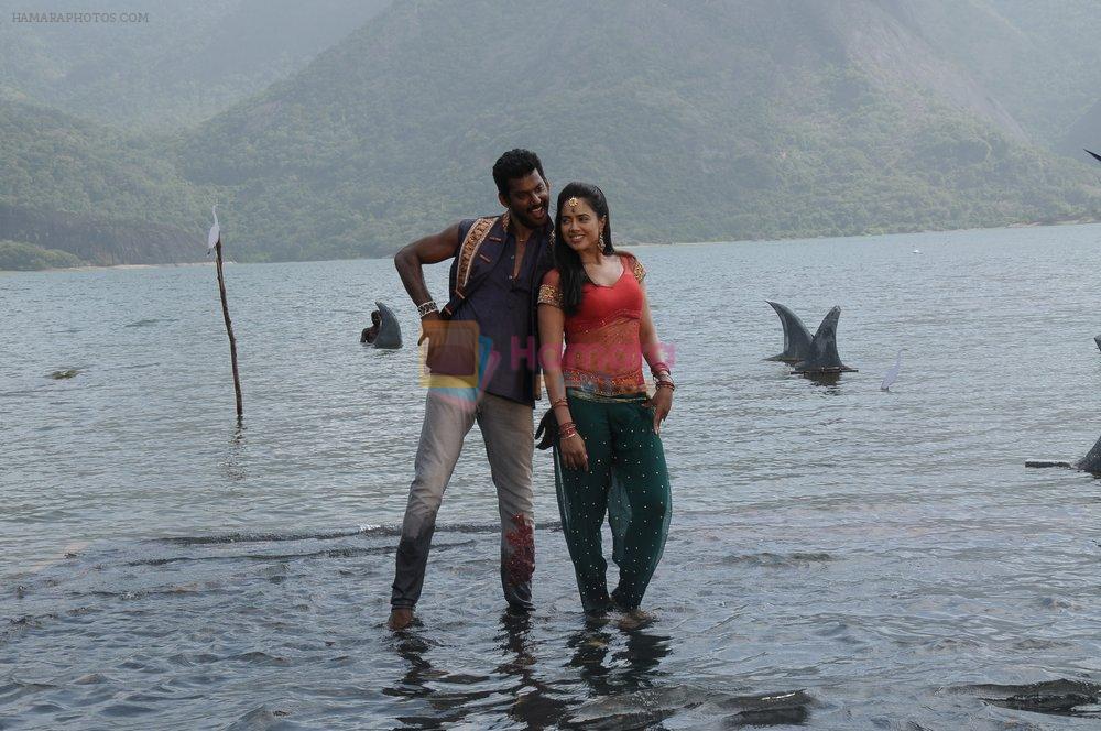 Sameera Reddy, Vishal in Vedi Movie Stills