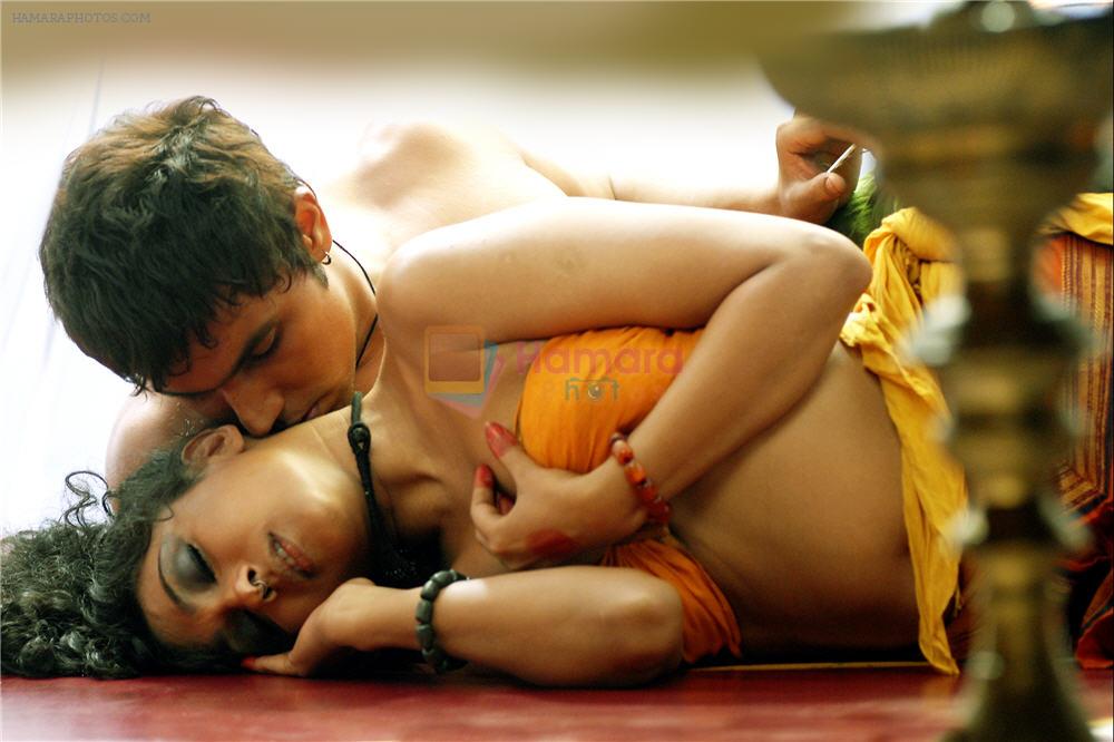 Randeep Hooda, Rituparna Sengupta in Aayaniki Aiduguru Movie Spicy Stills