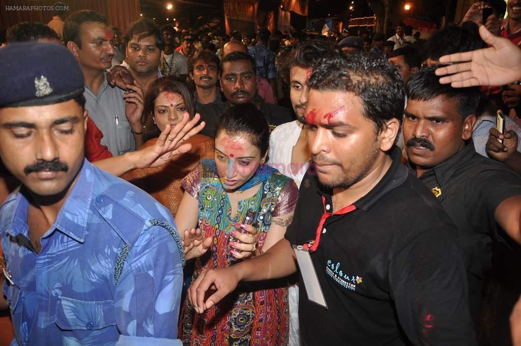 Sheeba, Sonu Nigam visit Lalbaug Ka Raja in Lower Parel, Mumbai on 5th Sept 2011