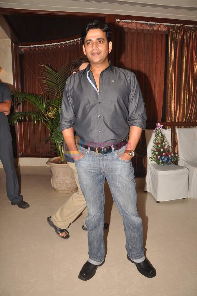 Ravi Kishan at Nirmal Mishra's bash for film Murder in Mumbai in Club Millennium on 5th Sept 2011