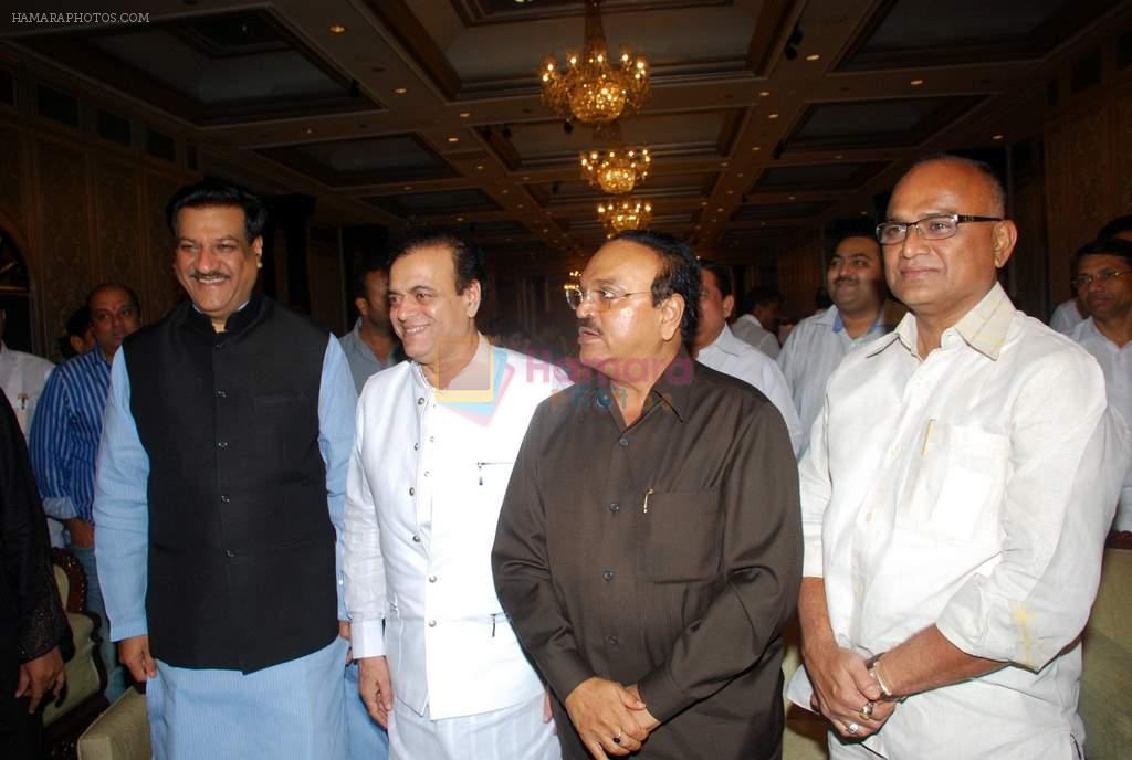 at Abu Azmi's Eid party in Taj Hotel on 7th Sept 2011
