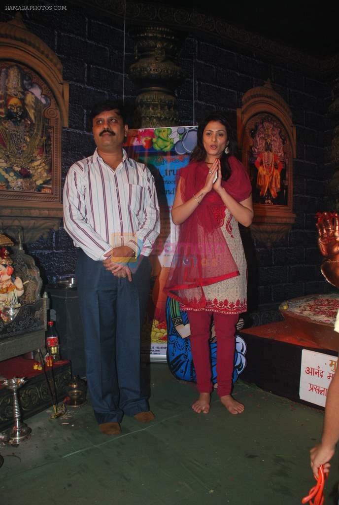 Anjana Sukhani at Times Ganesha in Charni Road on 9th Sept 2011