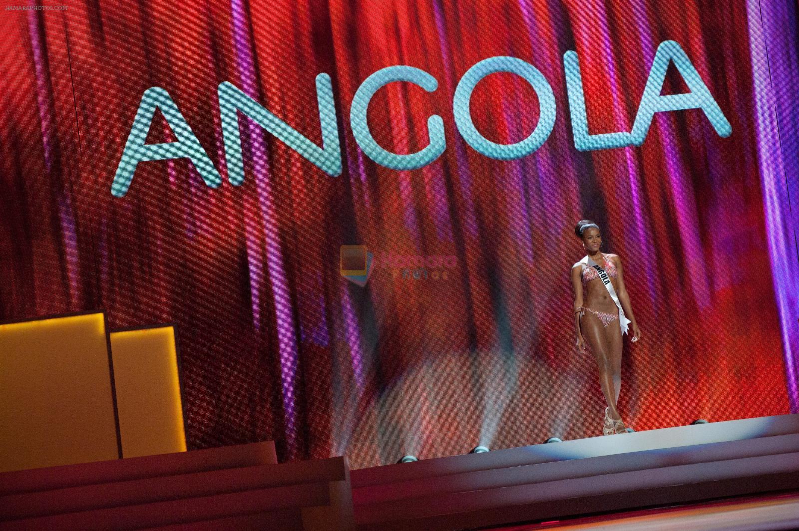 Miss Universe Angola 2011 bikini round