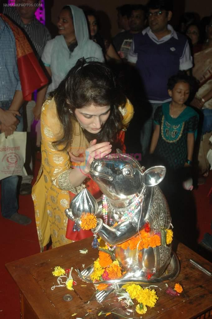 Sagarika Ghatge at Andheri Ka Raja in Andheri, Mumbai on 12th Sept 2011