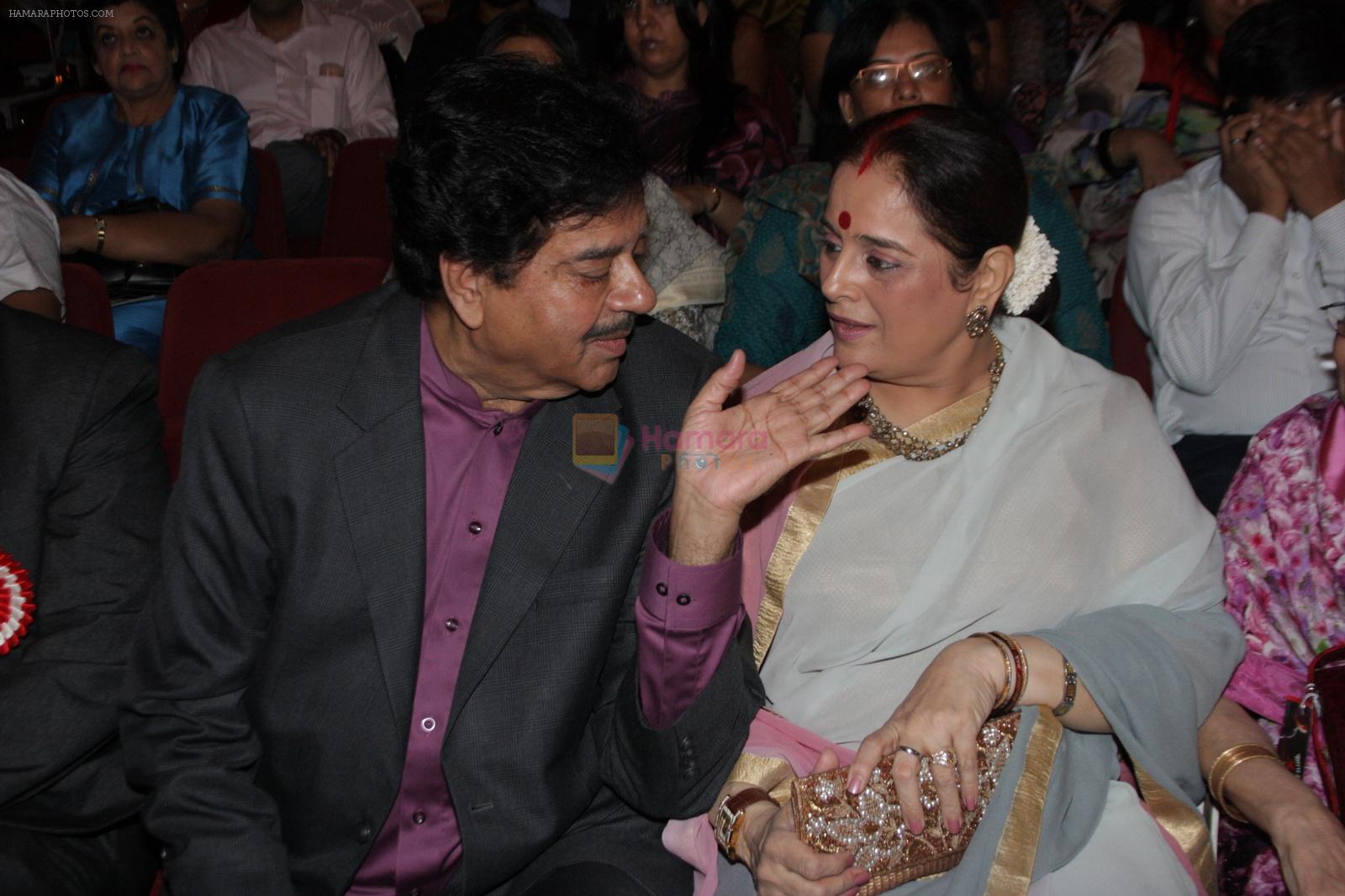 Shatrughan Sinha, Poonam Sinha at the Sindhi Awards ceremony in Rang Sharda Hotel, Andheri, Mumbai on 13th Sept 2011