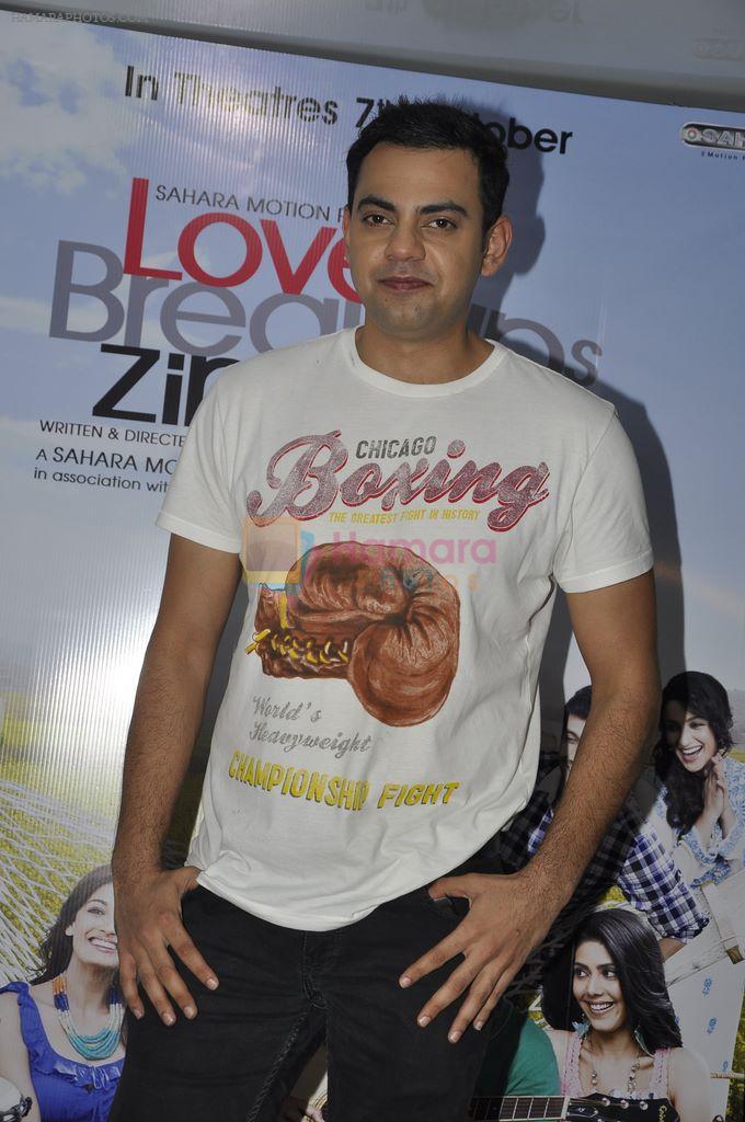 Cyrus Sahukar launch _Love Breakups Zindagi_ coffee at Cafe Coffee Day in Bandra, Mumbai on 13th Sept 2011