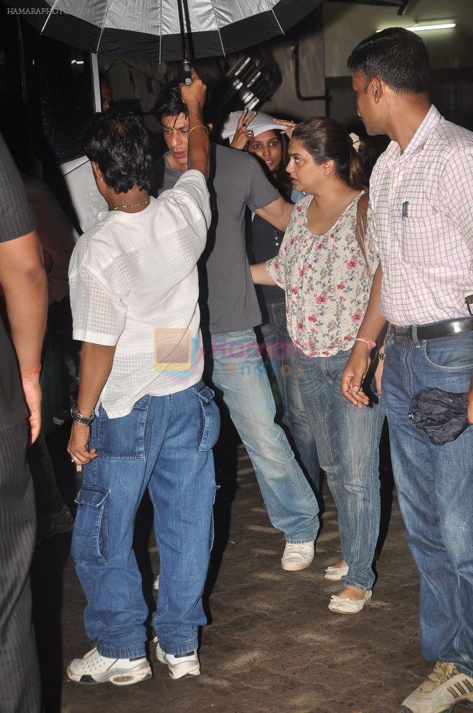 Shahrukh Khan snapped at Don 2 photoshoot in Bandra, Mumbai on 15th Sept 2011