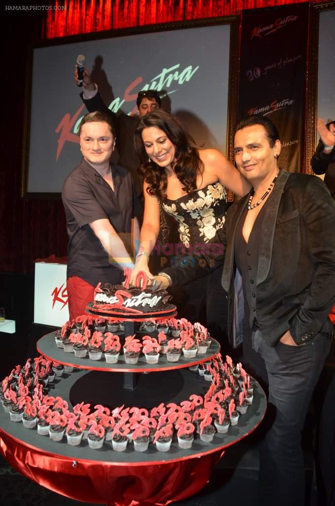 Gautam Singhania, Pooja Bedi and Marc Robinson celebrate KamaSutra condoms 20 years completion in Canvas, Palladium on 16th Sept 2011