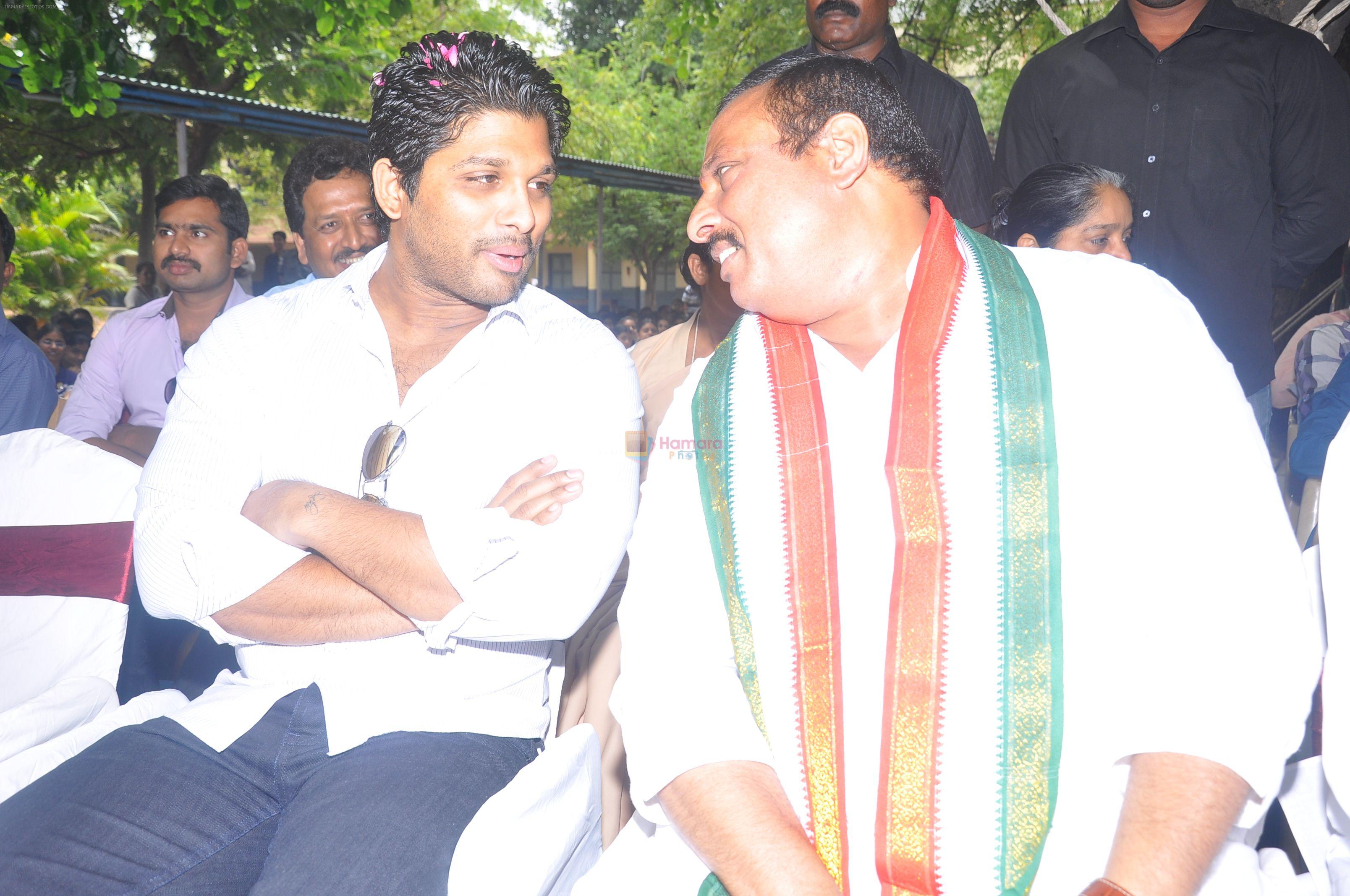 Allu Arjun, Danam Nagender attends No Child Labour Event on 16th September 2011 at St. Ann's High School in Secunderabad