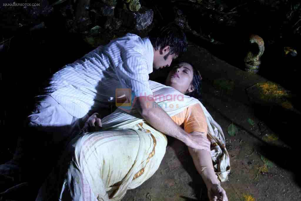 Swetha Menon, Sreejith Vijay in Rathinirvedam Movie Stills