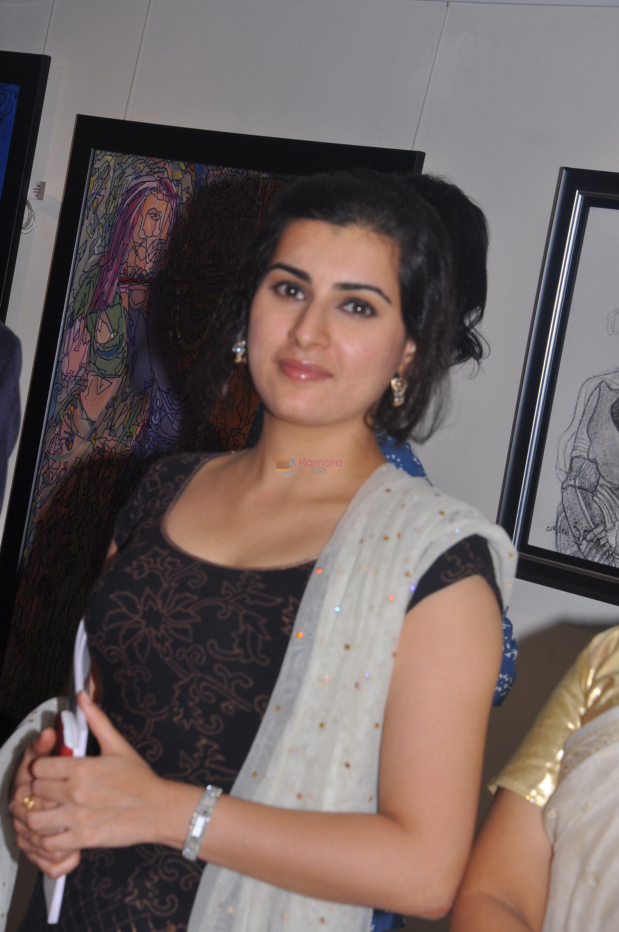 Archana attends Muse the Art Gallery Group Show Multiversal at Marriot Hotel on 16th September 2011