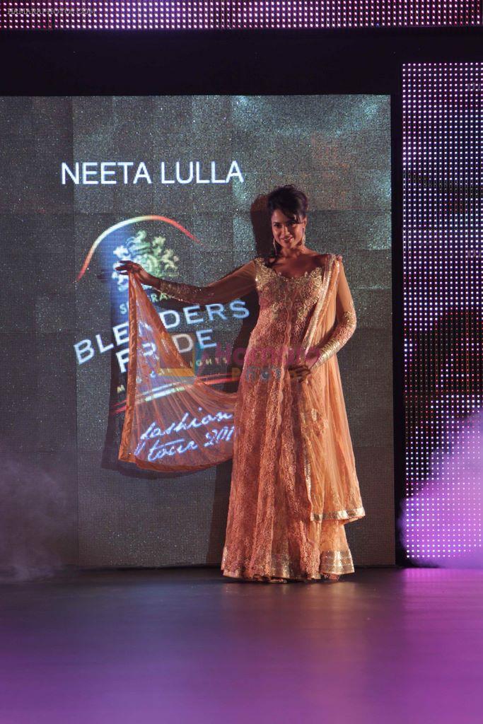 Sameera Reddy walk the ramp at the Blenders Pride Fashion Tour 2011 show in Delhi on 19th Sept 2011