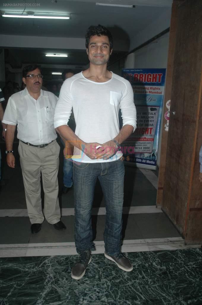 Hanif Hilal at I am the Best play premiere in Rangsharda on 21st Sept 2011