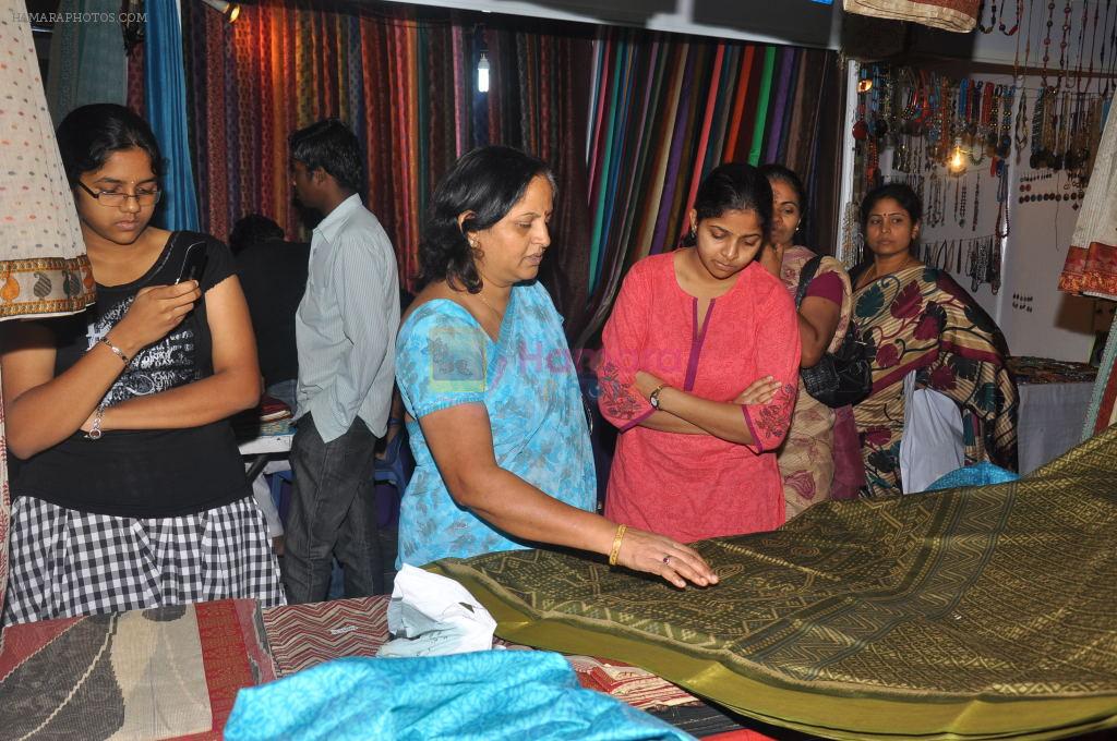 Srilekha Inaugurates Silk and Cotton Spectrum Expo on 21st September 2011