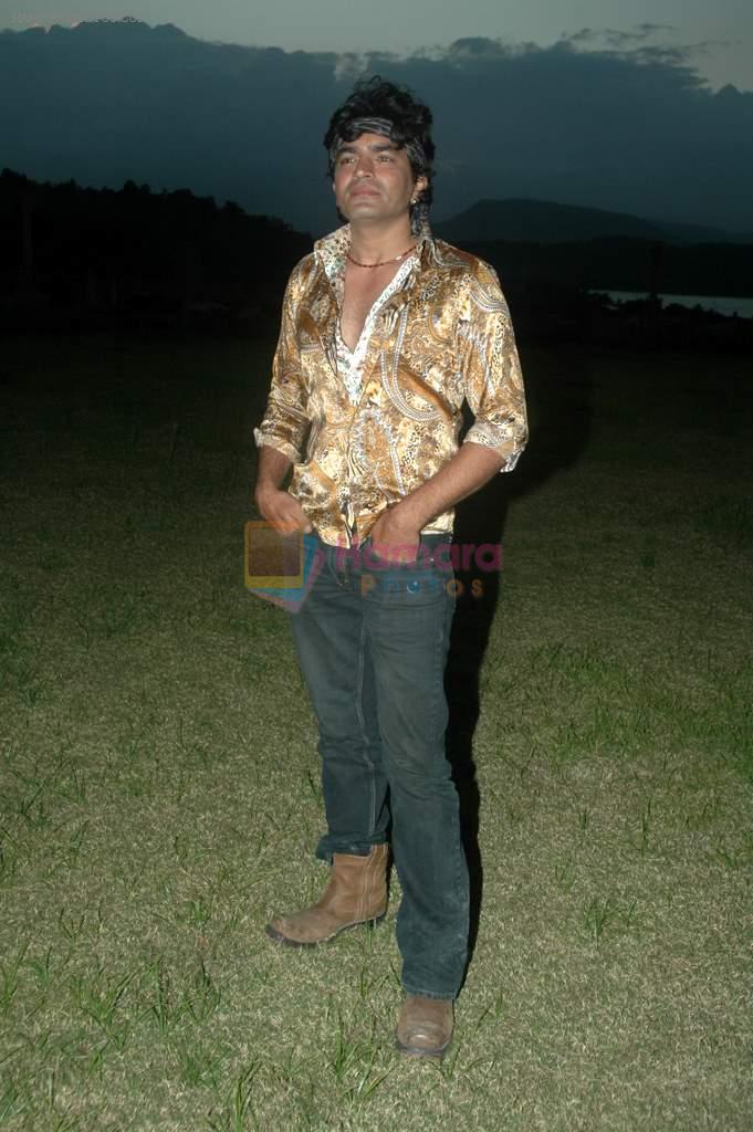 Raja Chaudhary on location of Daal Mein Kuch Kaal Hain film in Pune on 24th Sept 2011