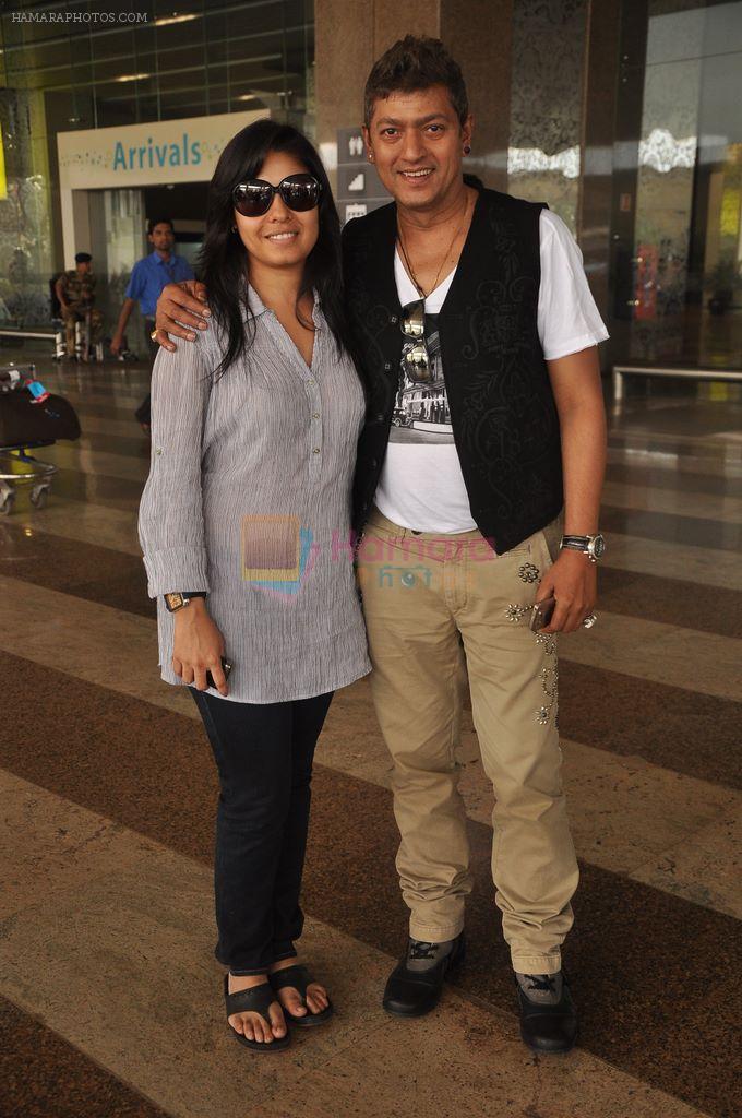 Aadesh Shrivastav arrive back from Gima Awards in Domestic Airport, Mumbai on 24th Sept 2011