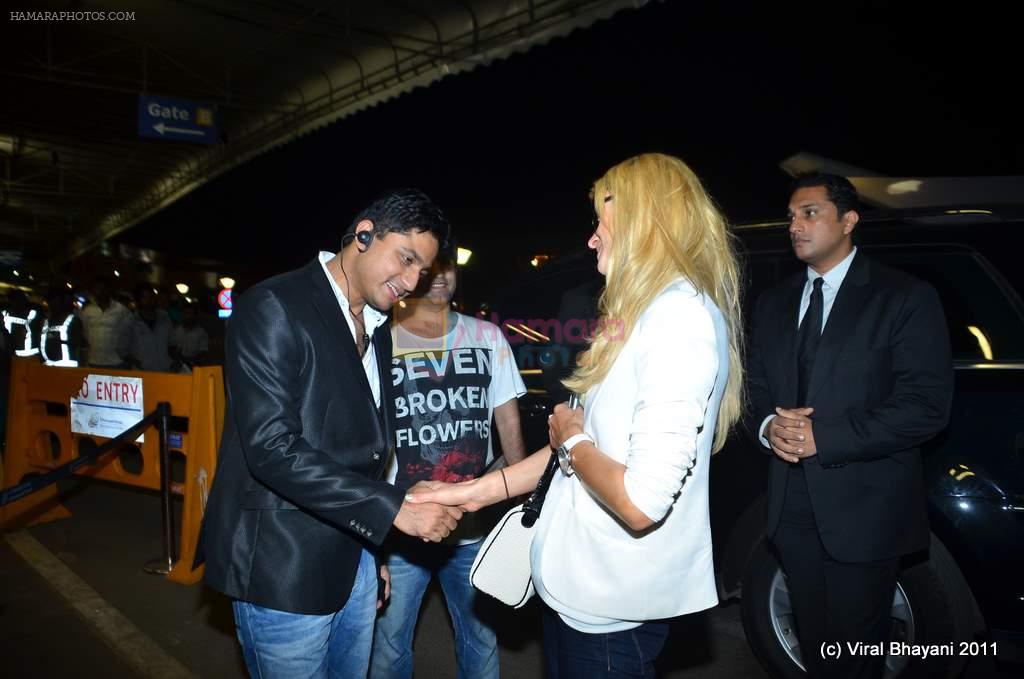 Paris Hilton leaves India in Intrernational Airport, Mumbai on 26th Sept 2011