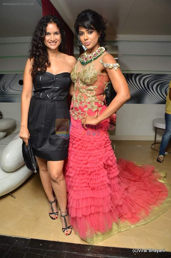 Sameera Reddy, Sushma Reddy on day 4 of Aamby Valley India Bridal Week on 26th Sept 2011