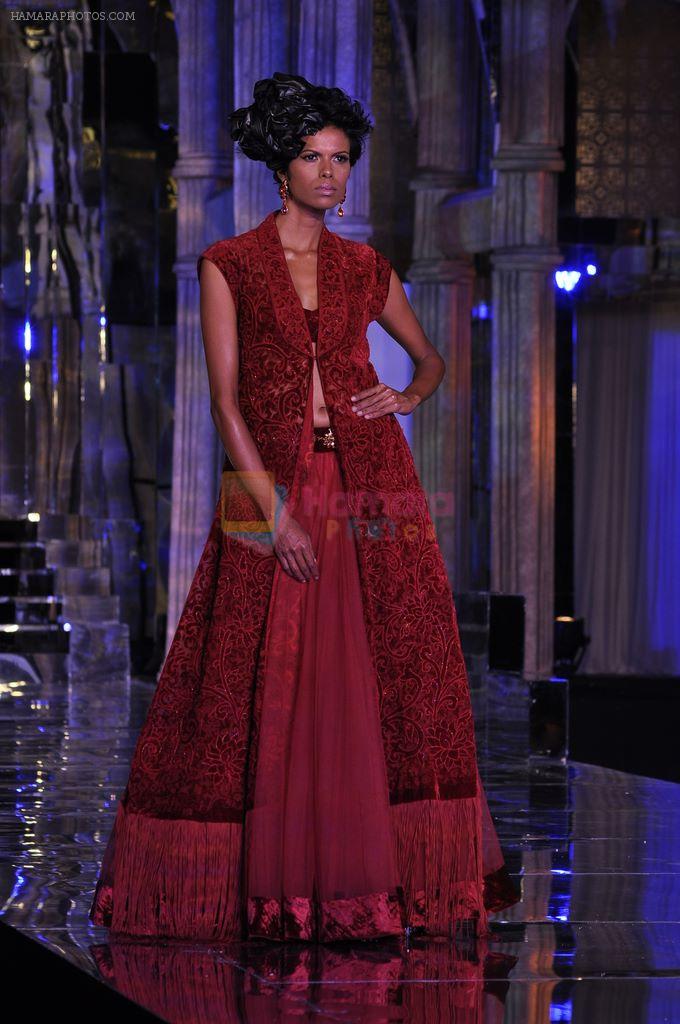 Model walk the ramp for Tarun Tahiliani finale at Aamby Valley Fashion week in Saharastar, Mumbai on 27th Sept 2011
