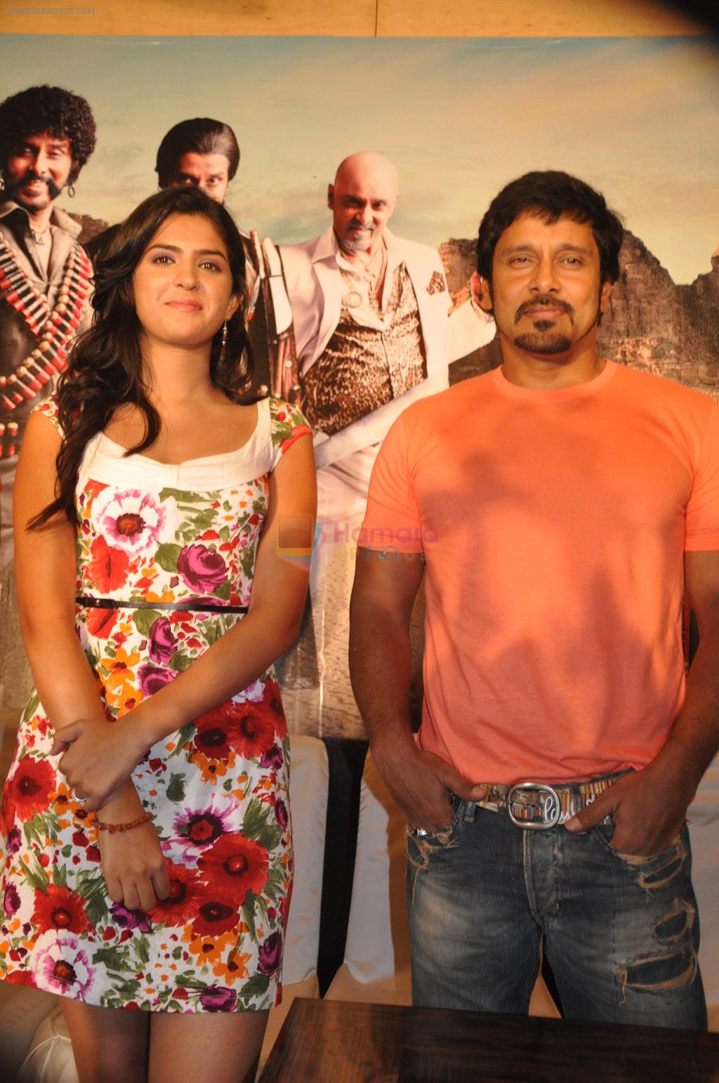 Deeksha Seth, Chiyaan Vikram attends Rajapattai Press Meet