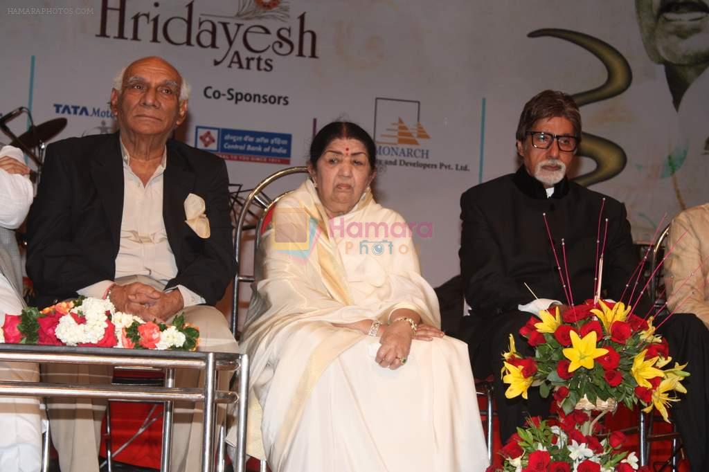 Lata Mangeshkar, Amitabh Bachchan, Yash Chopra at Lata Mangeshkar's birthday concert in Shanmukhanand Hall on 28th Sept 2011