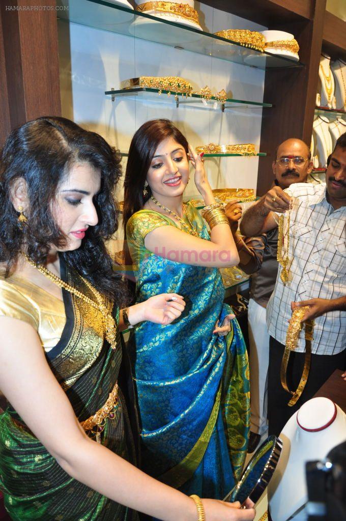 Archana, Poonam Kaur at CMR Shopping Mall Launch on 28th September 2011