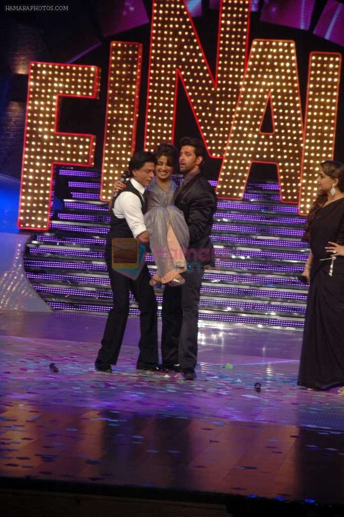 Shahrukh Khan, Hrithik Roshan, Priyanka Chopra at the Finale of Just Dance in Filmcity, Mumbai on 29th Sept 2011