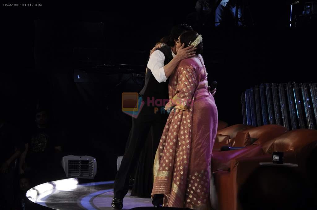 Shahrukh Khan on the sets of India's got talent in Filmcity, Mumbai on 30th Sept 2011
