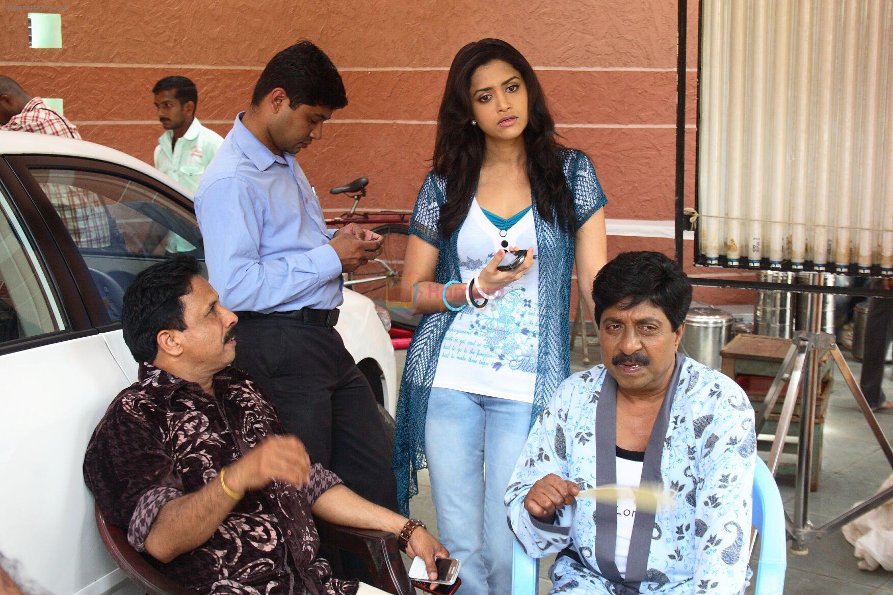 Mamta Mohandas, Sreenivasan in Padmasree Bharat Dr Saroj Kumar Movie Stills
