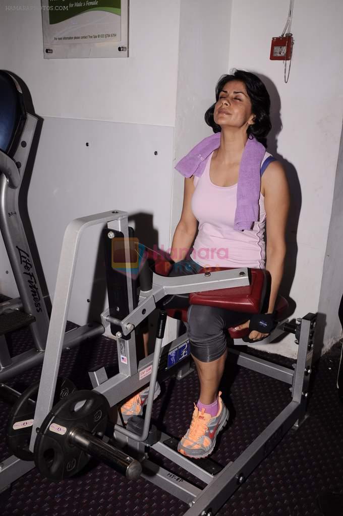 Gul Panag's workout to promote Dohne Nutrition whey in True Fitness on 4th Oct 2011