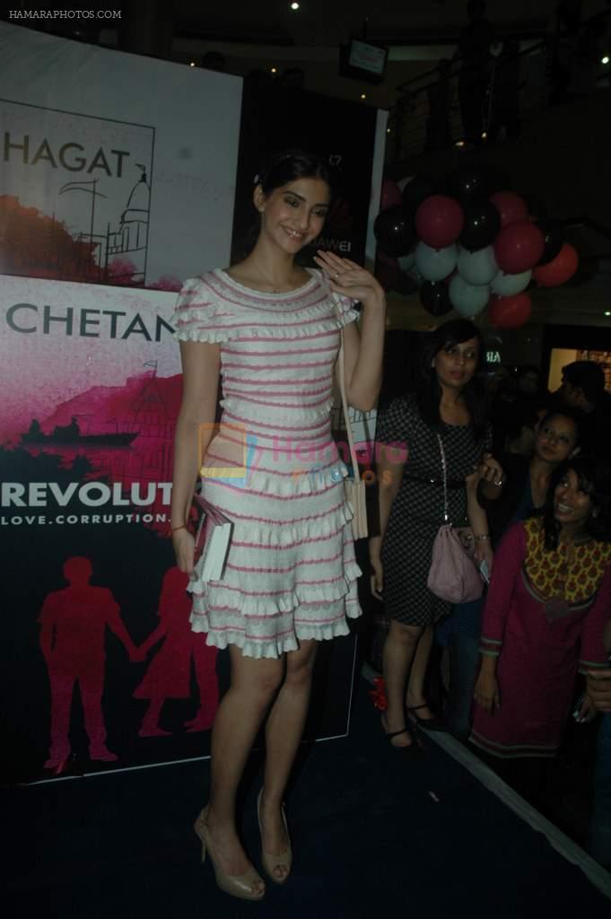 Sonam Kapoor at Chetan Bhagat book launch in Inorbit Mall on 7th Oct 2011