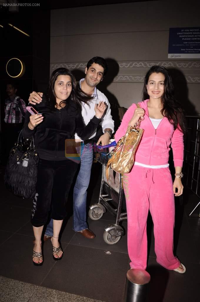 Ameesha Patel snapped at International airport on 7th Oct 2011