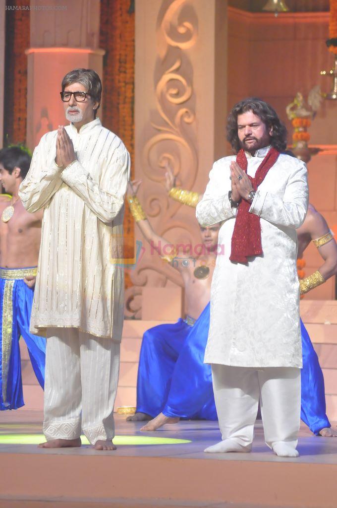 Amitabh Bachchan, Hans Raj Hans at the launch of the Hanuman Chalisa album in Mehboob Studio on 9th Oct 2011
