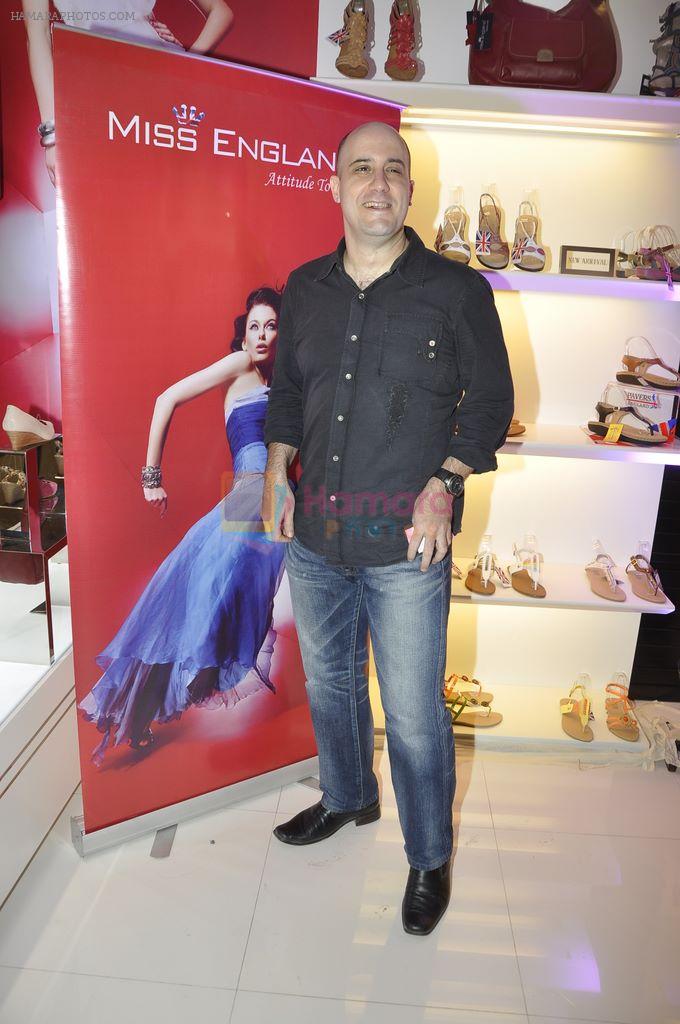 Ashwin Mushran at the launch of Pavers England store in Pheonix mills, mumbai on 11th Oct 2011