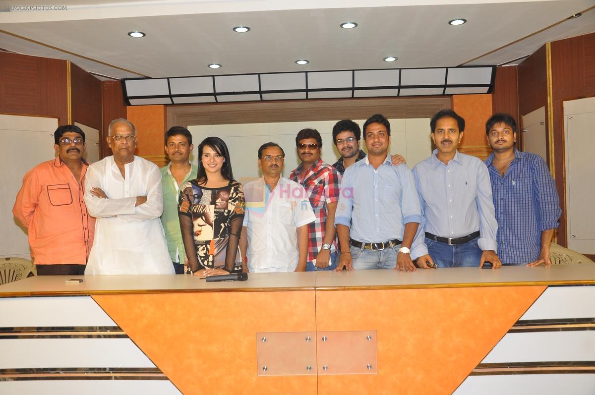 Saloni and Team attends Telugu Ammayi Press Meet on 12th October 2011