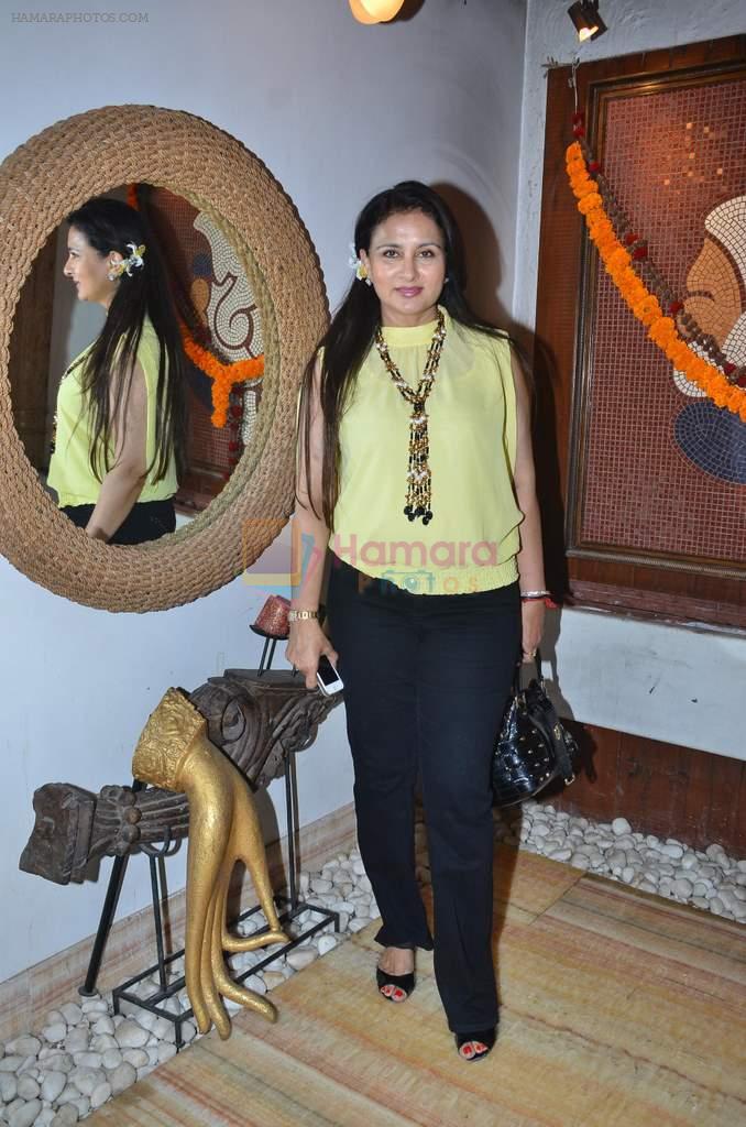poonam dhillon at Nimmu Panjabi's festive collection launch in Mumbai on 18th Oct 2011
