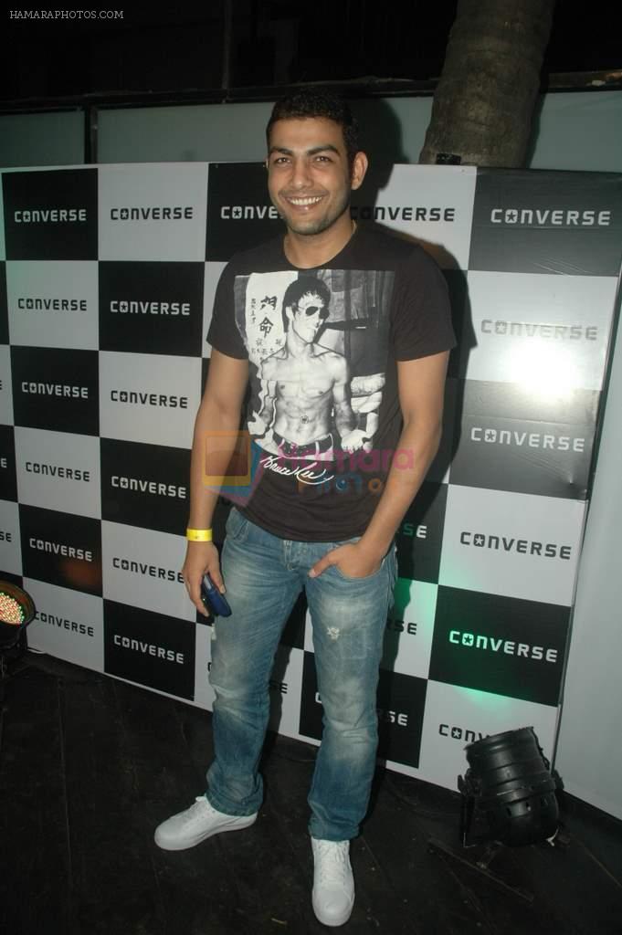 Ashutosh Kaushik at Atul Kasbekar's Converse bash in Vie Lounge on 19th Oct 2011
