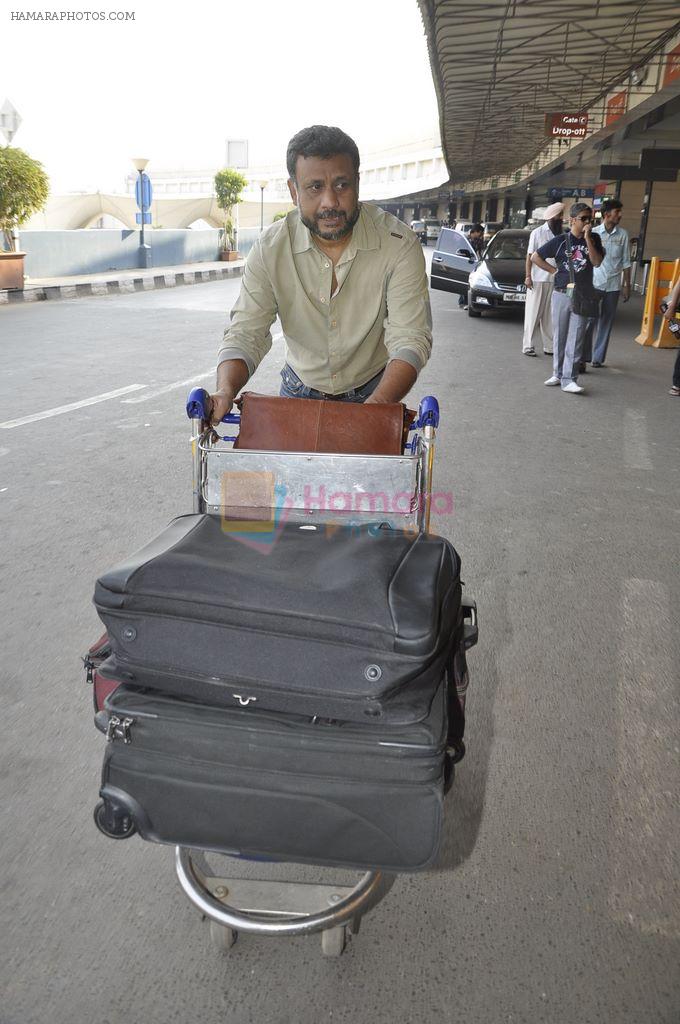 Anubhav Sinha leave for Ra.One Premiere tour in Airport, Mumbai on 23rd Oct 2011