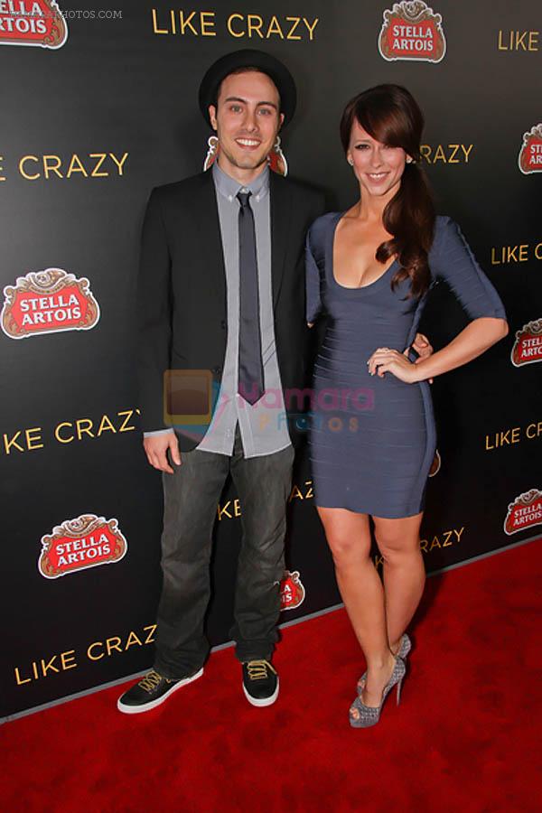 Jennifer Love Hewitt and Jarod Einsohn arrived to the _Like Crazy_ Los Angeles Premiere in Egyptian Theatre on October 25, 2011