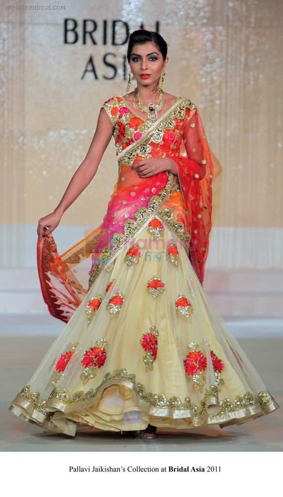 Model walk the ramp for Pallavi jaikishan Show at Bridal Asia 2011 on 27th Sept 2011